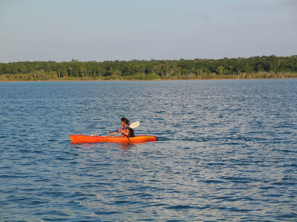 Kayaking on Laguna Bacalar in front of Laguna Azul